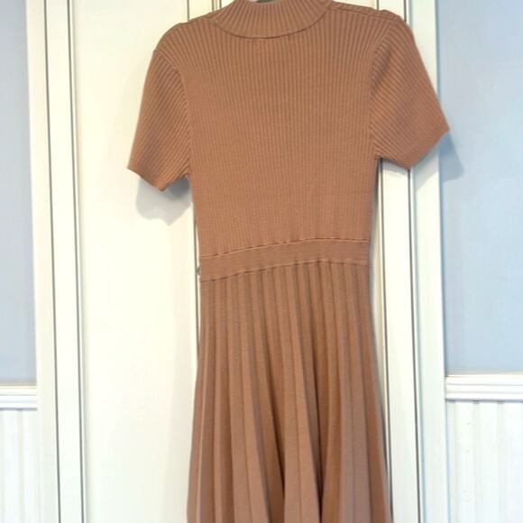🔥🔥FIRE SALE🔥🔥 NWT HEARTLOOM tan swing dress pleated skirt - Picture 10 of 10